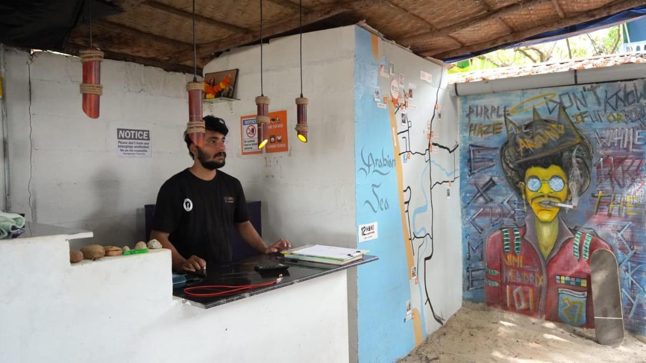 12 Monks - Beachside Hostel Arambol Esterno foto