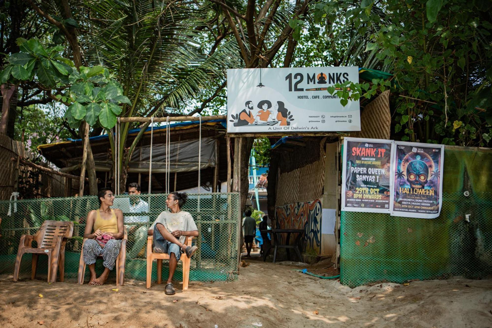 12 Monks - Beachside Hostel Arambol Esterno foto