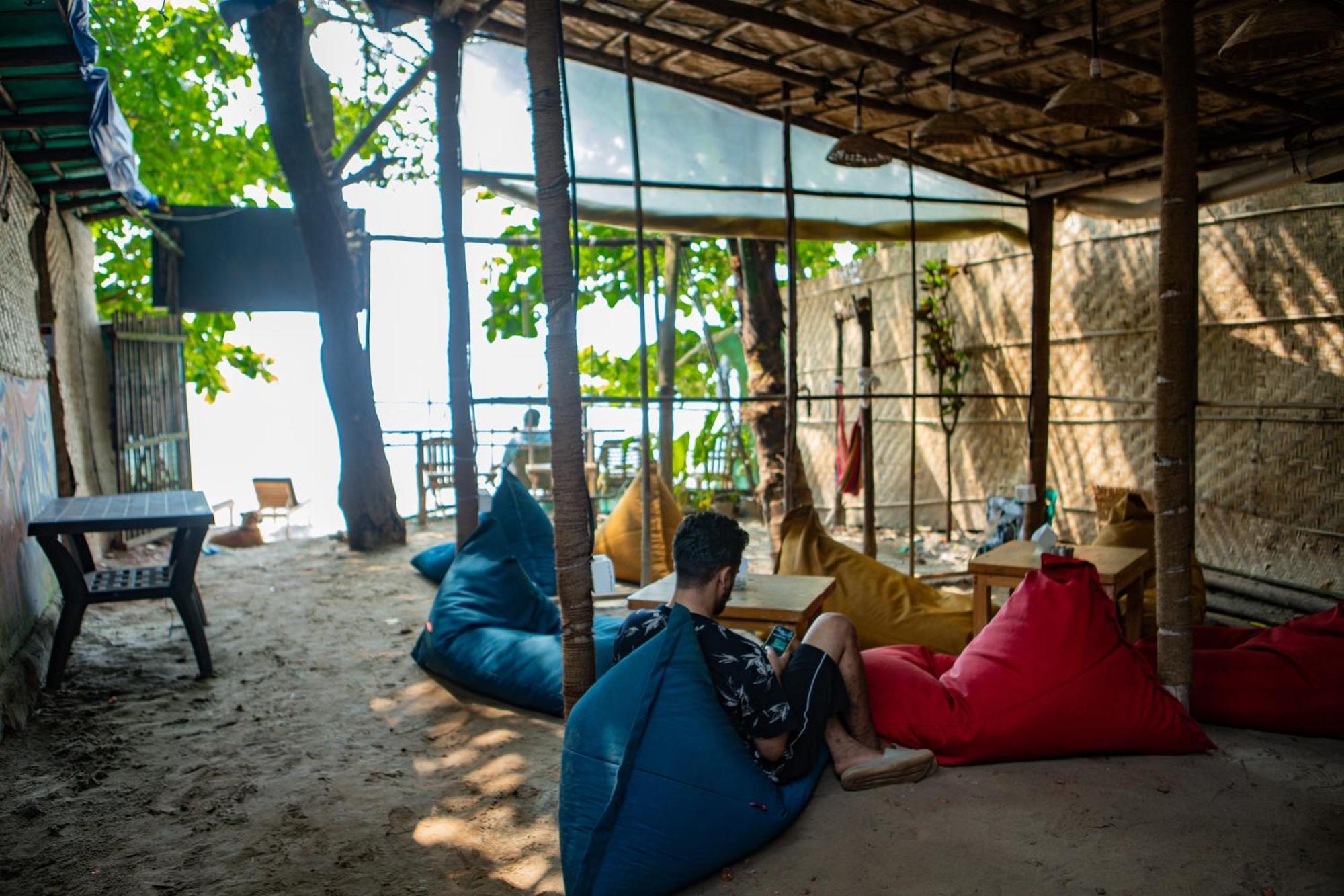 12 Monks - Beachside Hostel Arambol Esterno foto